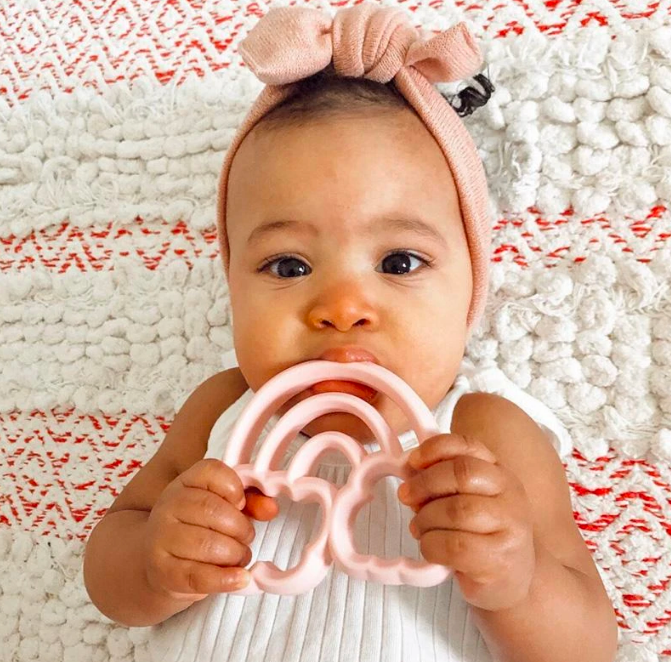 Itzy Ritzy Rainbow Teether