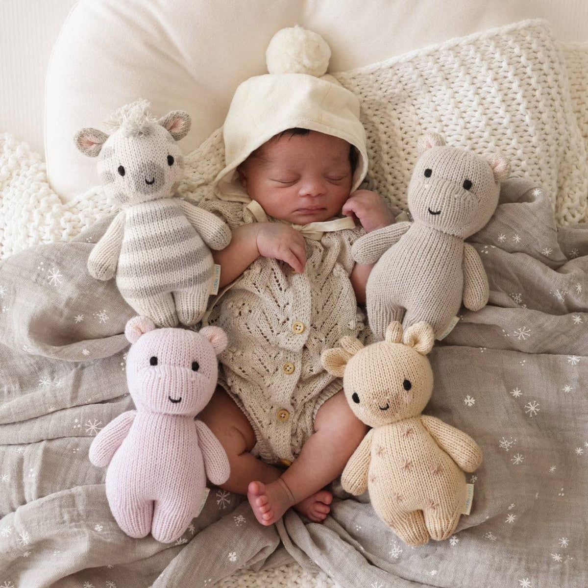 Cuddle + Kind Baby Giraffe- Little Birdies