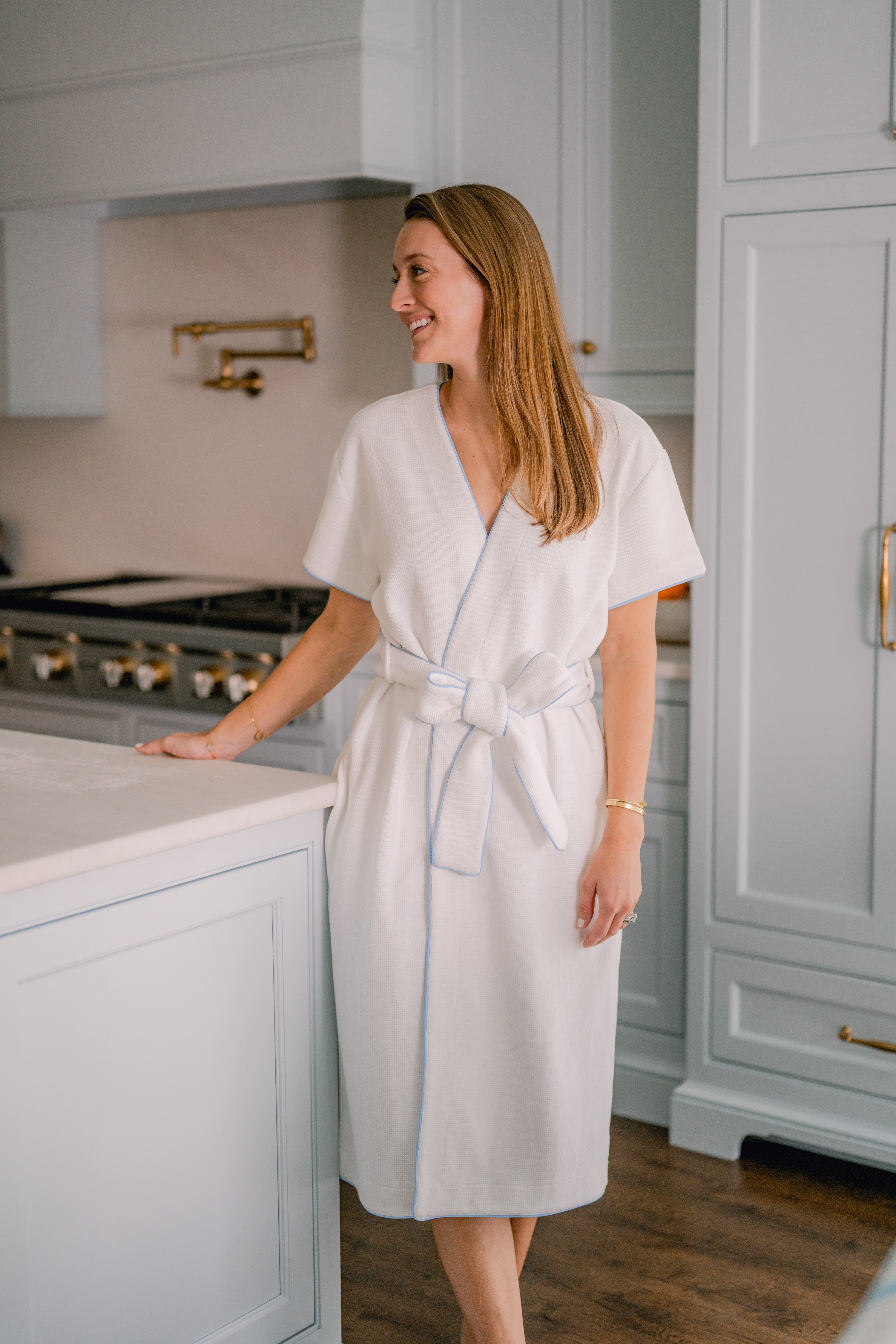 SHANNON ROBE