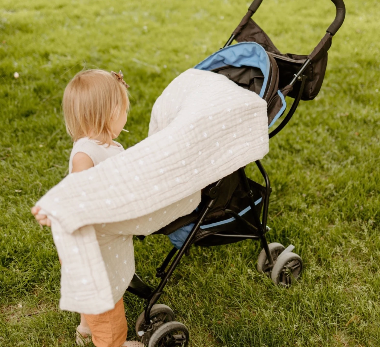 Little Unicorn official Cotton Muslin Baby Quilt - Taupe Cross - Little Birdies