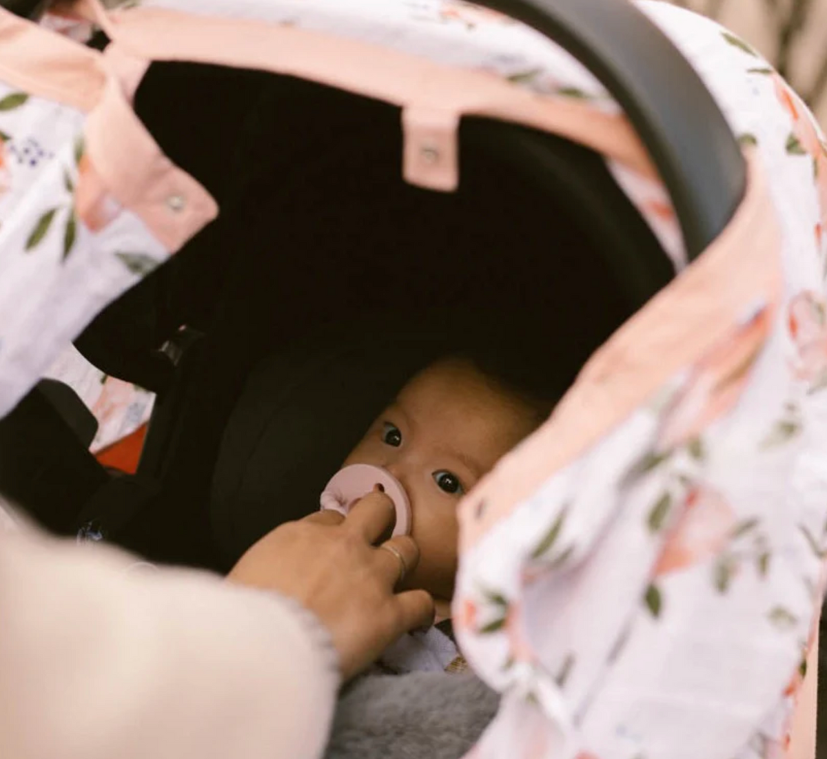 Little Unicorn official Car Seat Canopy-Watercolor Roses - Little Birdies