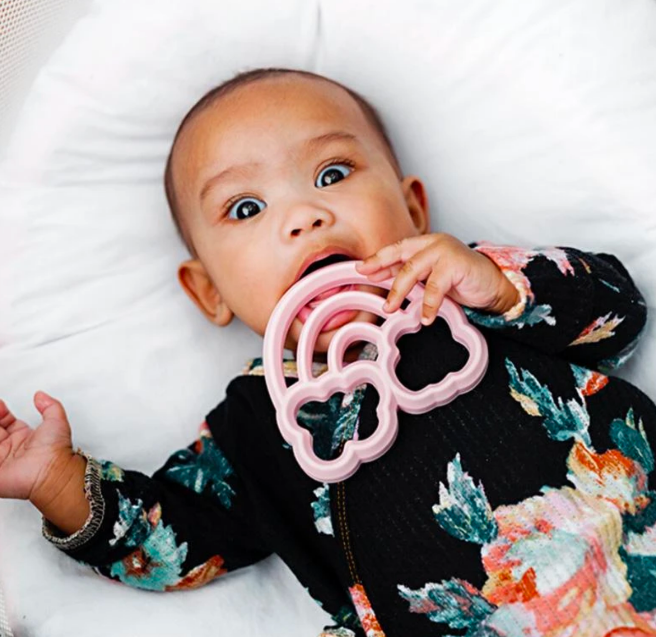 Itzy Ritzy Rainbow Teether
